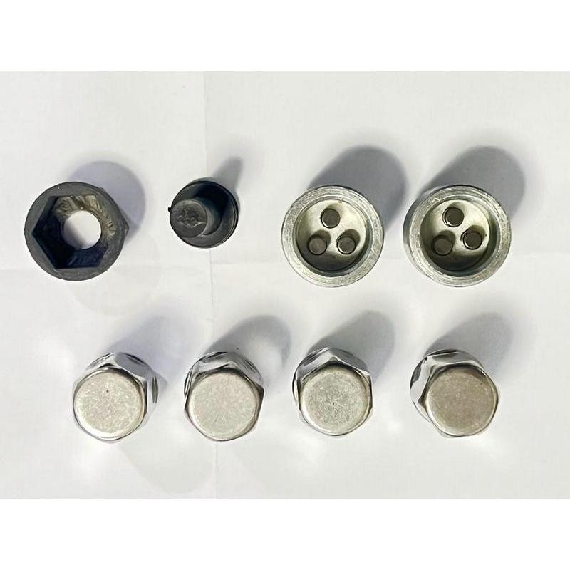 KIT DADI ANTIFURTO CERCHIO D17 AIXAM